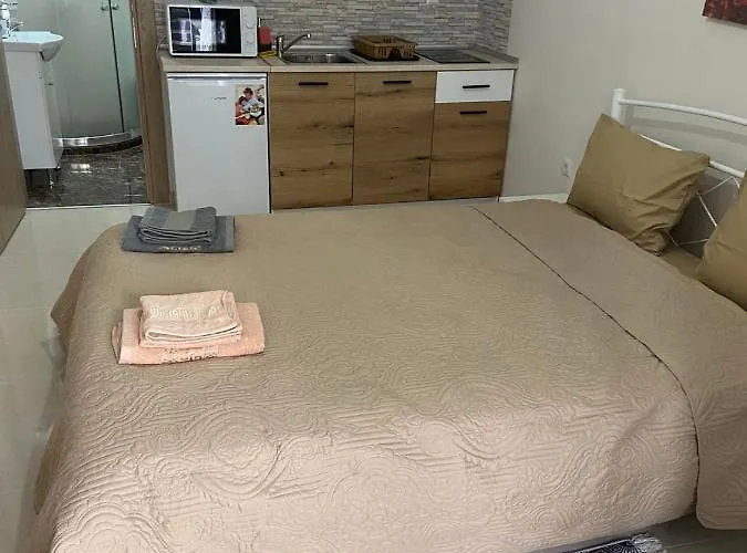 Ifos Apartments